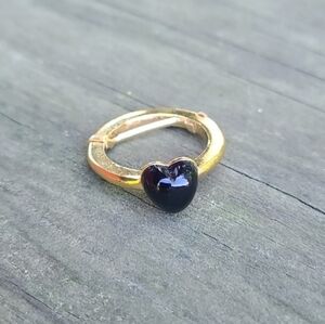 Gold tone black heart ring size4 to  5 adjustable
